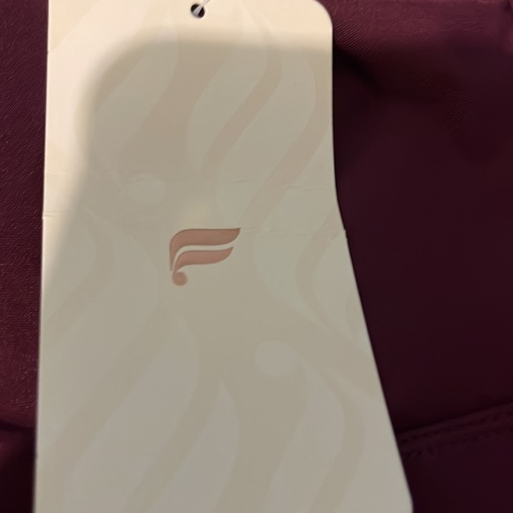 FABLETICS high impact sports bra BURGUNDY. PLUS SIZE 3X - Picture 3 of 5